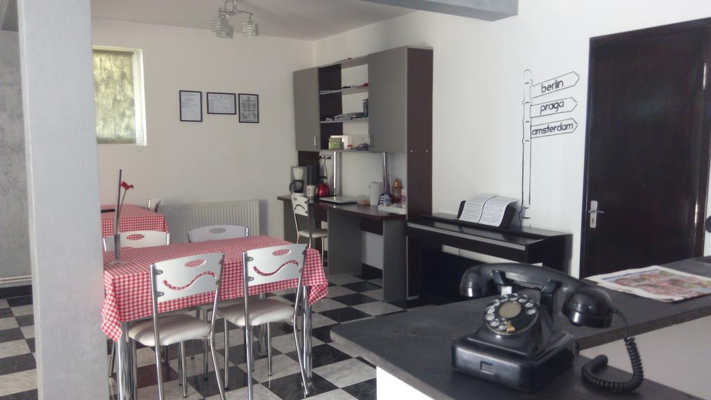Guest house Duo Caffe Bucharest